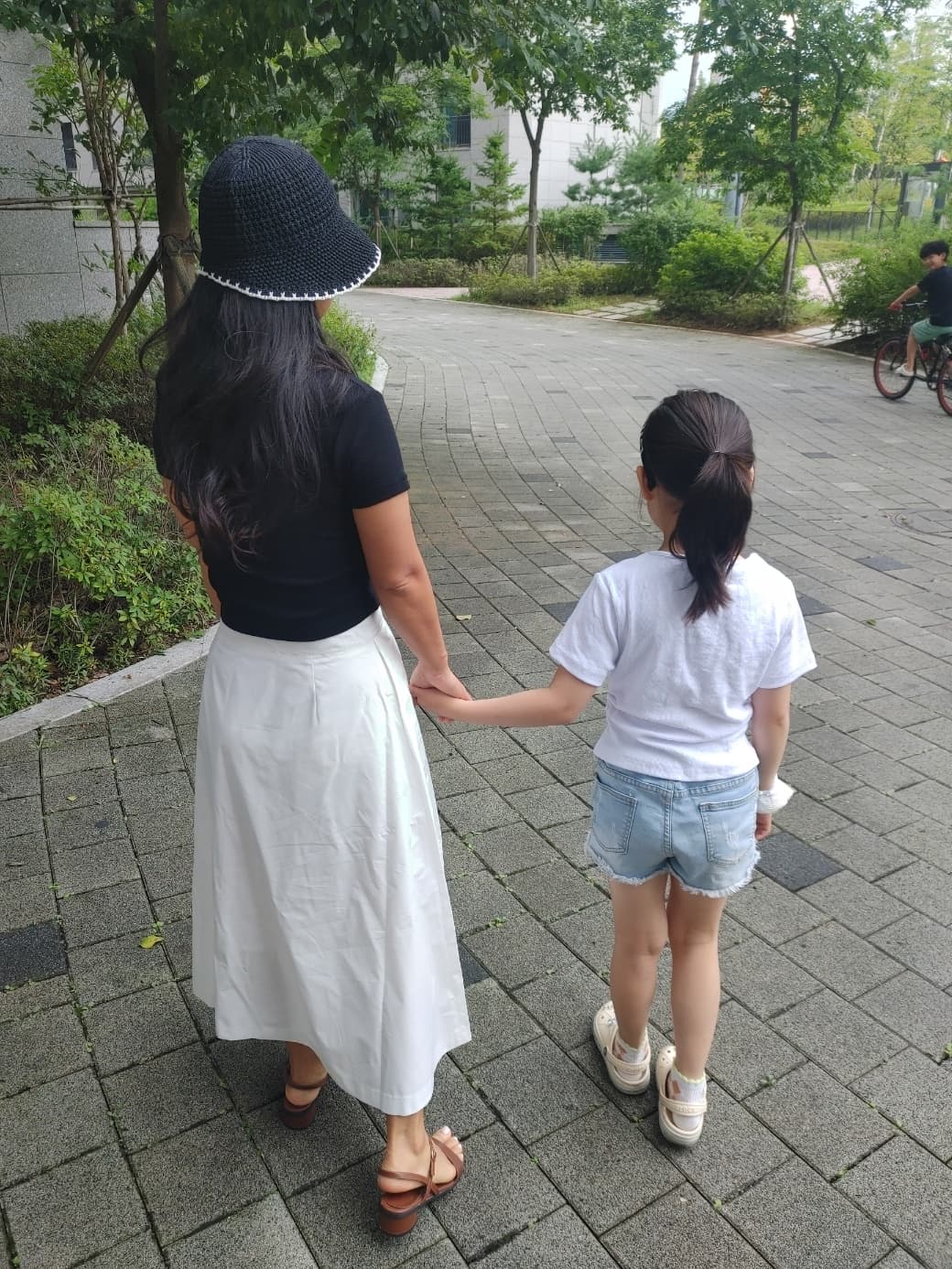 몸매가 예뻐보이는 옆셔링 포켓 크롭 반팔 티셔츠1+1