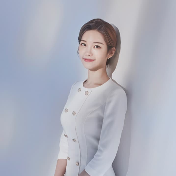 전문 모델이 제공하는 고퀄리티 리뷰와 콘텐츠 1