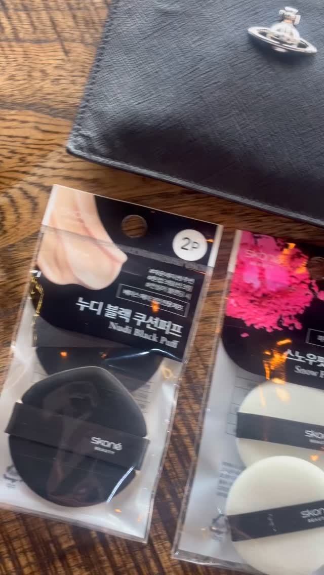 #협찬
-
출근준비! (주)태화글로비즈 스코네뷰티 브러쉬&퍼프 세트로 한다🤩
새롭게 출시한 스코네 뷰티의 ‘메이크업 브러쉬 5종 세트 & 누디 블랙 쿠션퍼프 & 스노우핏 미니퍼프’✔️ 가까운 GS25 편의점에서 구매 가능합니다꒰ঌ(⃔ ⌯' '⌯)⃕໒꒱ 퍼프는 밀착력 굳.. 휴대하기도 좋구요 브러쉬는 부드러운 모질로 눈화장에 제격입니다ㅎㅎ
-
#광고 #스코네뷰티 #쿠션퍼프 #미니퍼프