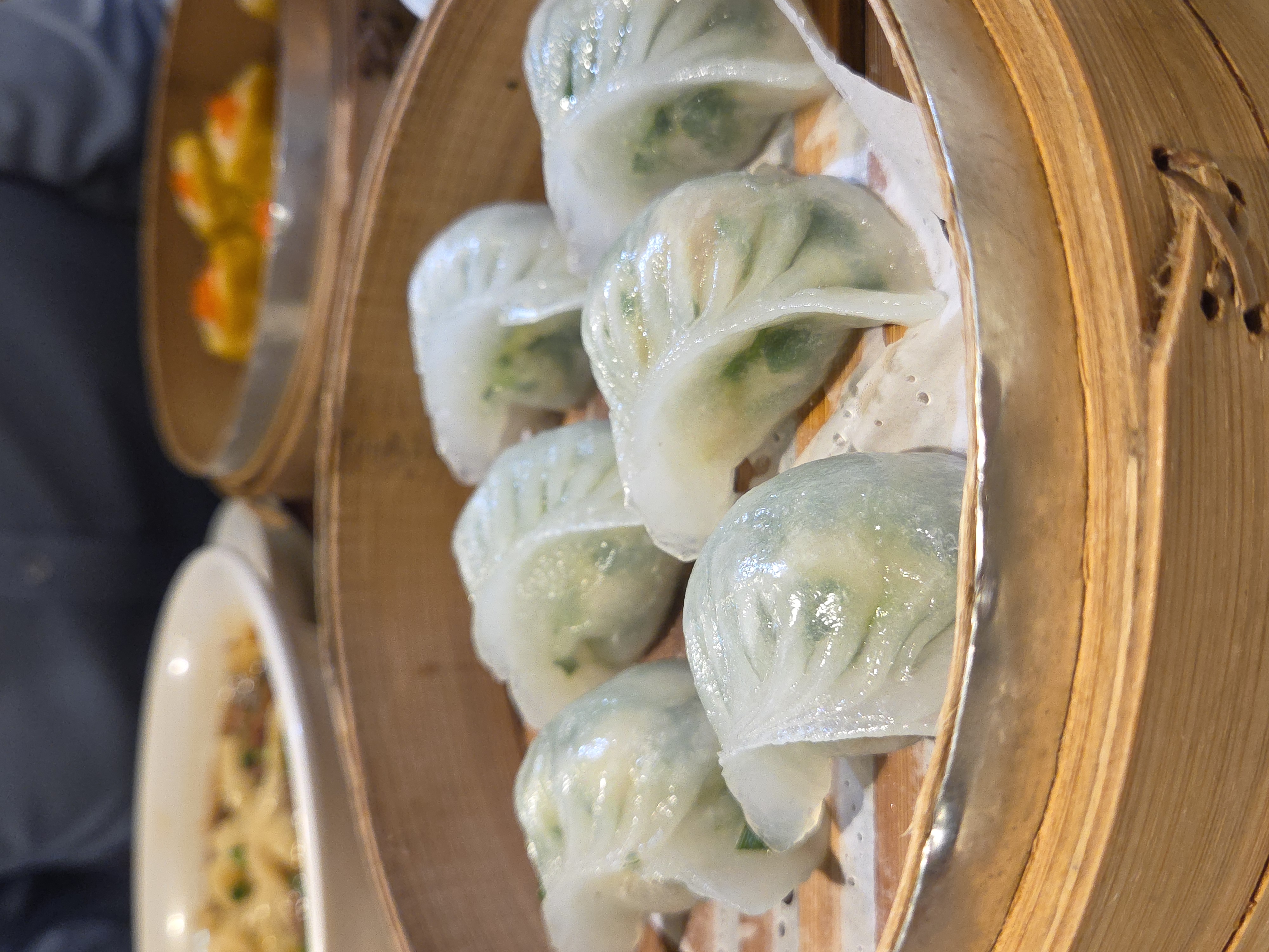 다양한 리뷰와콘텐츠를 마음을 담아 서비스 제공합니다. 3